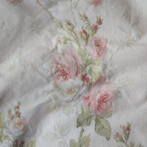 Vintage Ralph Lauren Meadow Way flat queen cotton sheet in soft soothing floral
